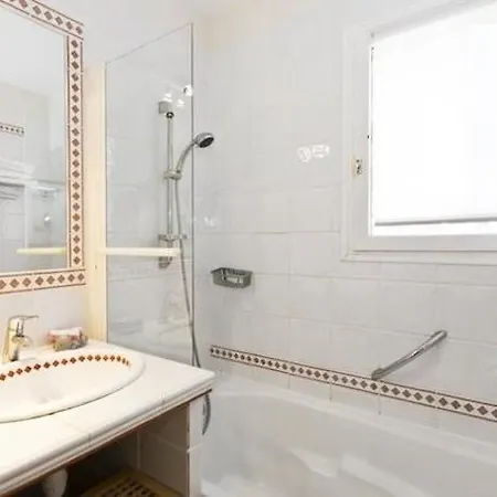 La Maison De Mathilde Les Angles (Gard)